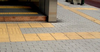 Тактильная плитка ПВХ в Великом Устюге - купить от 713 руб. в ТротуарнаяПлитка