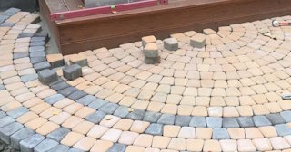 Укладка плитки на крыльцо в Великом Устюге по цене от 814 руб. за м² | ТротуарнаяПлитка