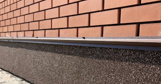 Облицовка цоколя керамогранитом в Великом Устюге в октябре
