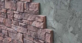 Качественная отделка цоколя фундамента снаружи в Великом Устюге в октябре