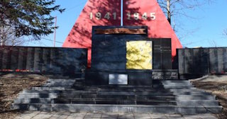 Профессиональное благоустройство памятников в Великом Устюге в октябре